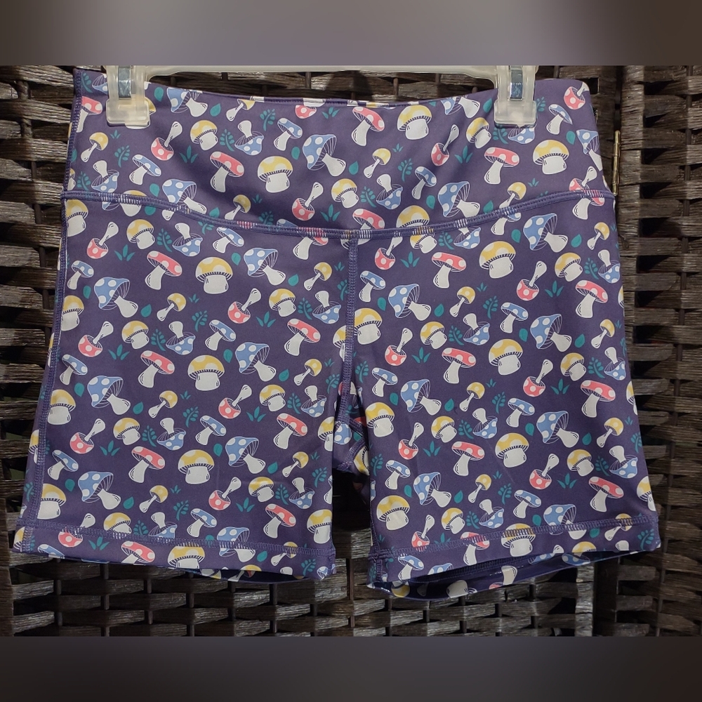 IAB I Am Becoming Purple Mushroom Print 5 in No Ride Gym Workout Shorts Sz 8